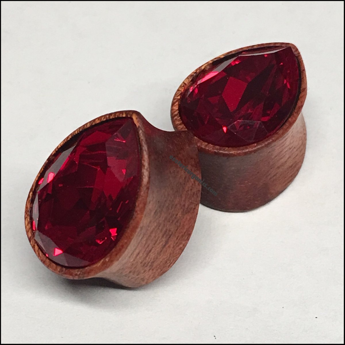 Bloodwood Med Swarovski Ruby Teardrop Plugs