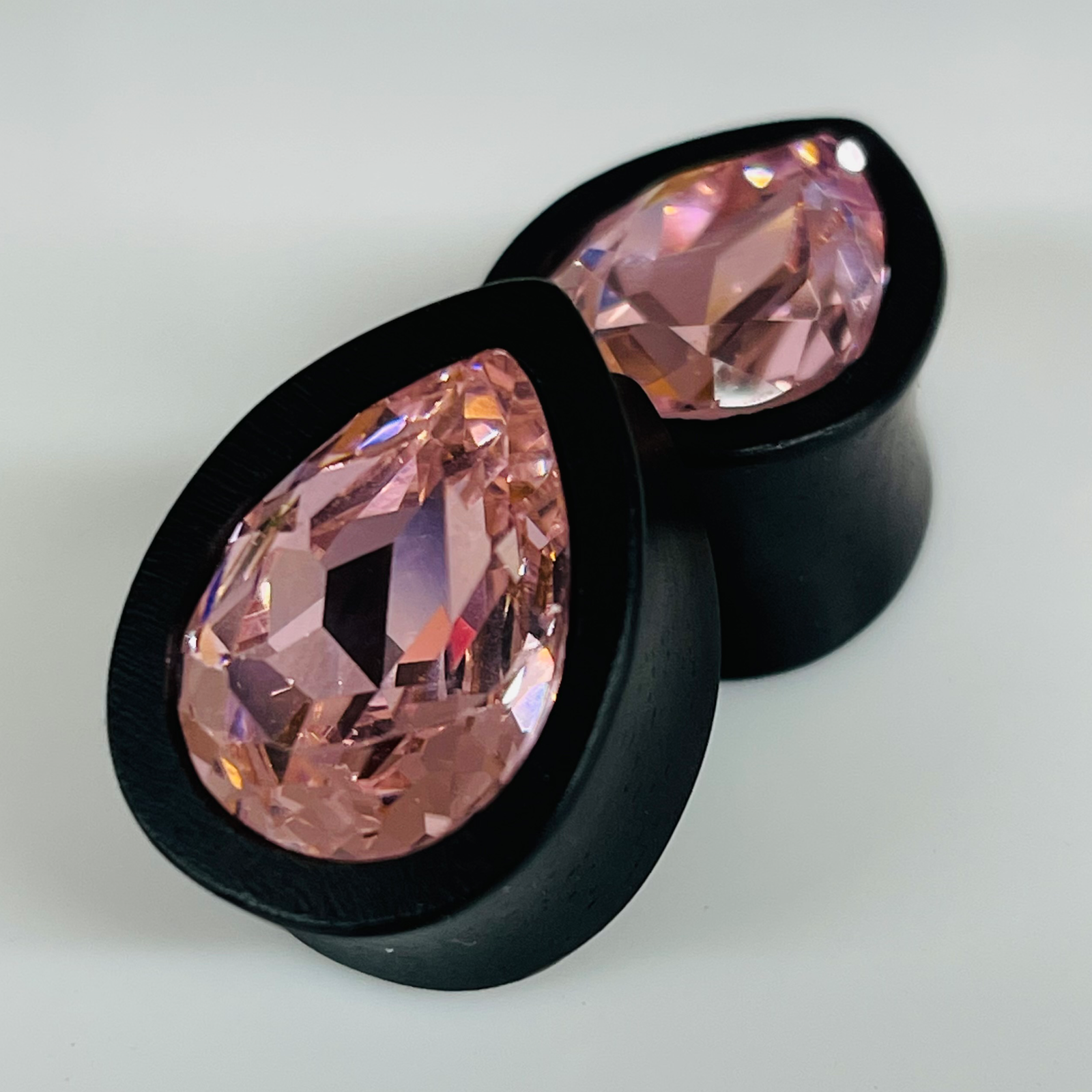 Ebony Med Swarovski Rose Teardrop Plugs