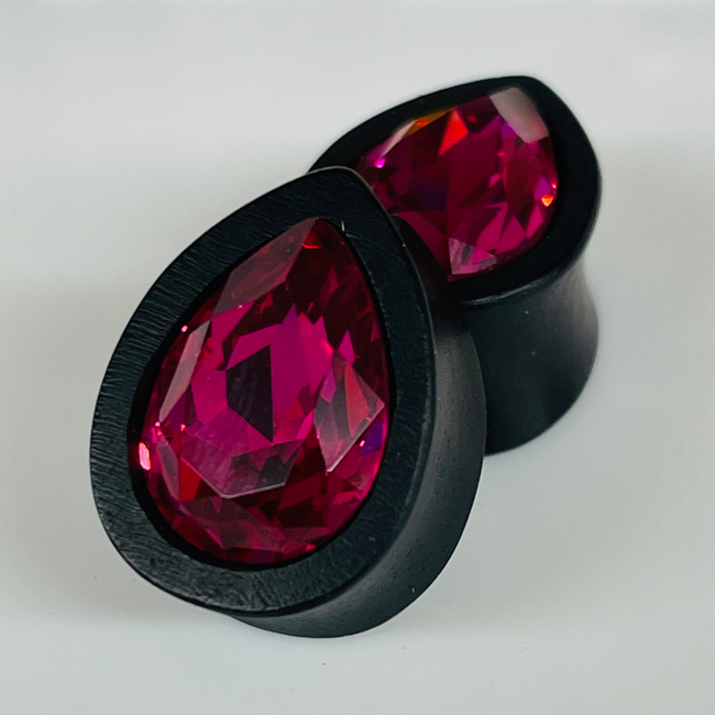 Ebony Med Swarovski Fuchsia Teardrop Plugs