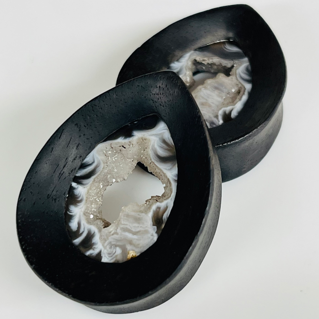 Ebony Green Agate Geodes Teardrop Tunnels