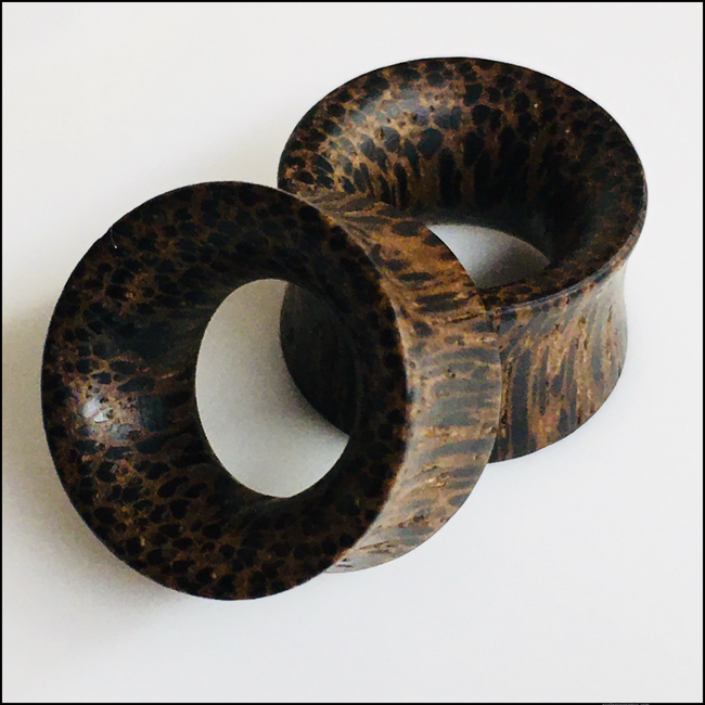Black Palm Thin Tunnels Round Plugs