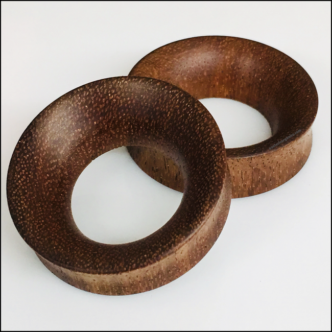 Granadillio Thick Tunnels Round Plugs