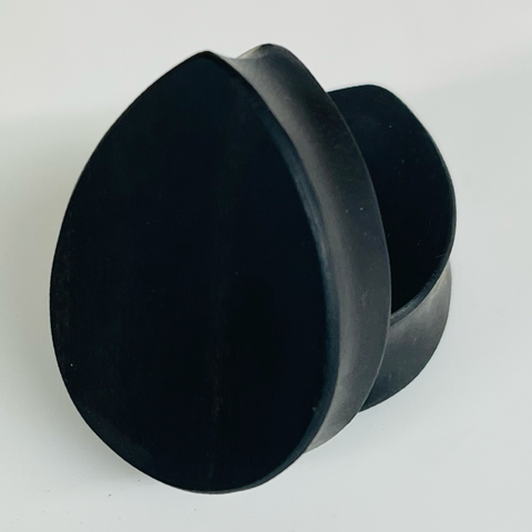 Black Palm Solid Teardrop Plugs