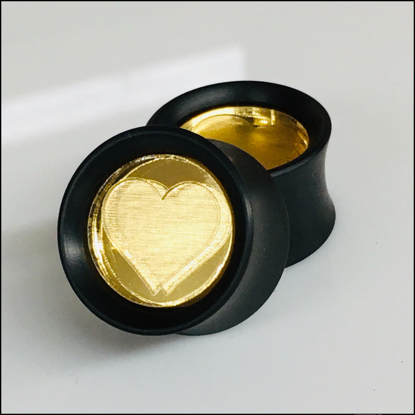 Ebony Gold Mirror Heart Solid Round Plug